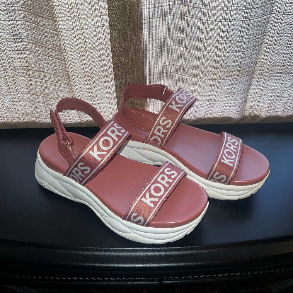 Michael Kors Mauve Platform Sandals - Picture 1 of 5